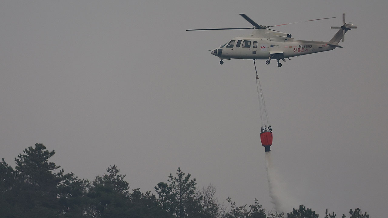 경북산불 오늘이 중대 고비, 오전 5시 기준 진화율 85% "최대한 끈다"