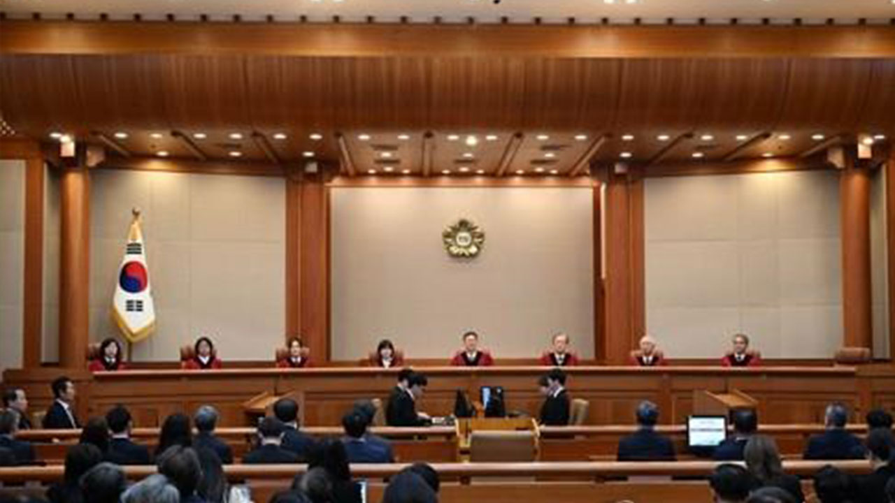 한국작가회의 "더 많은 정의를, 민주주의를 요구하자"