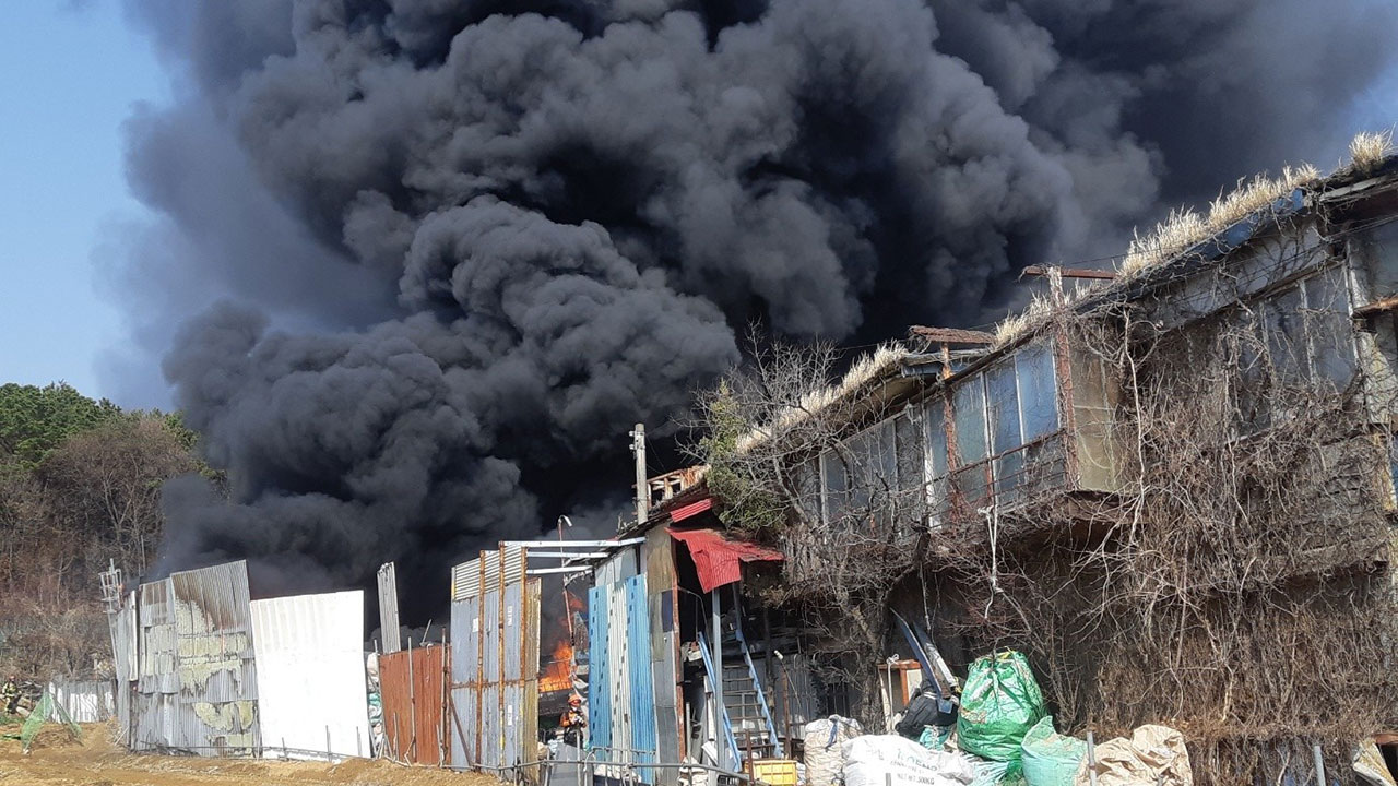 경기 파주시 고물상 화재‥6시간 만에 완진