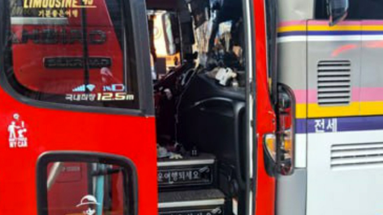 경기 화성 동탄서 삼성 통근버스 2대 추돌‥12명 경상