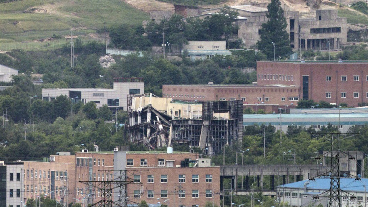 남북연락사무소 폭파 북한 상대 447억 손배소 시작