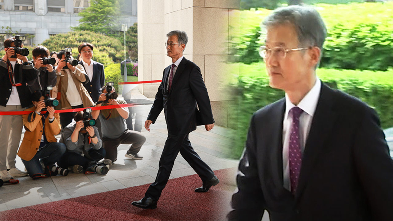 '속도전' 지휘하는 조희대 출근길 취재진 '슥' 보더니 현장영상