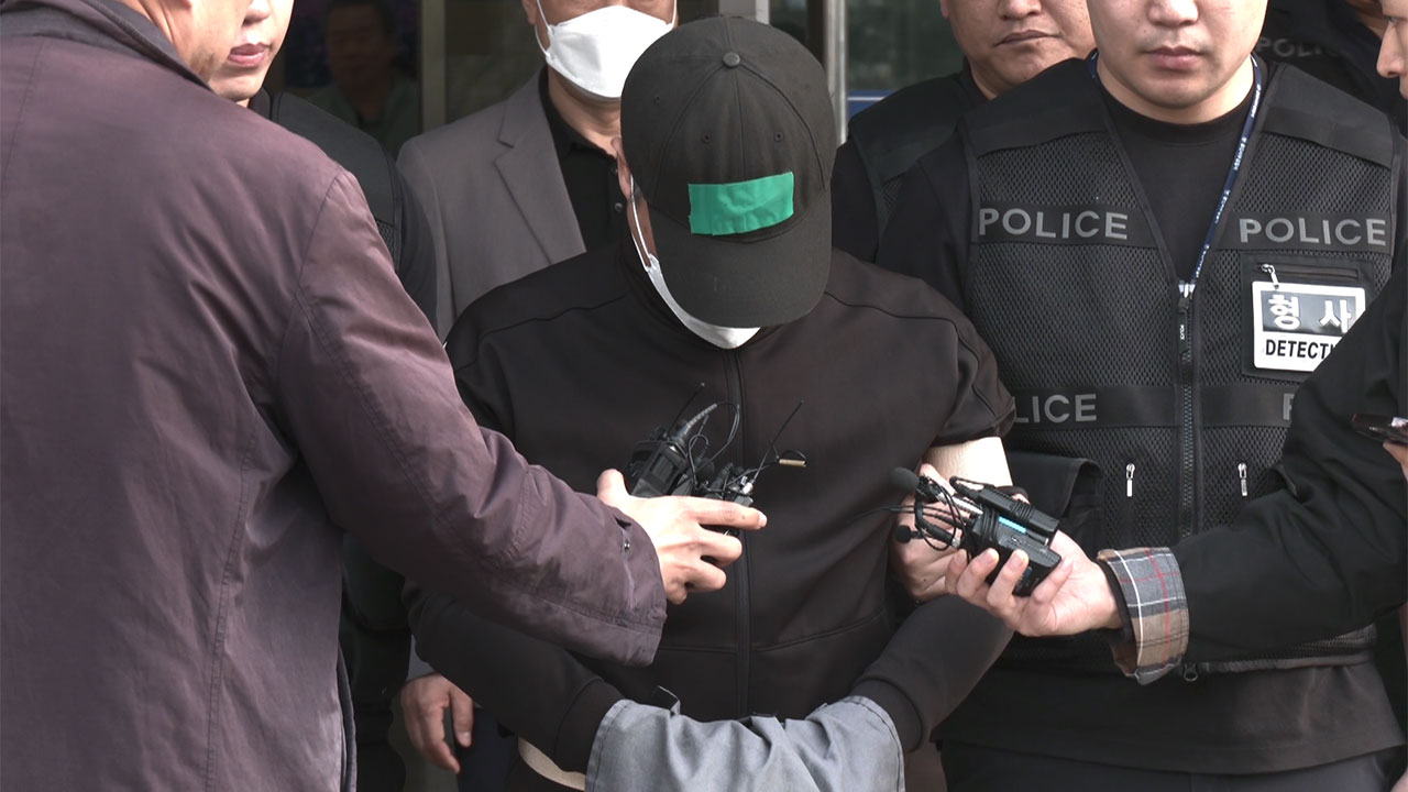 '용인 일가족 살해' 50대 송치‥"계획범죄 인정하나" 질문에 고개 '끄덕'