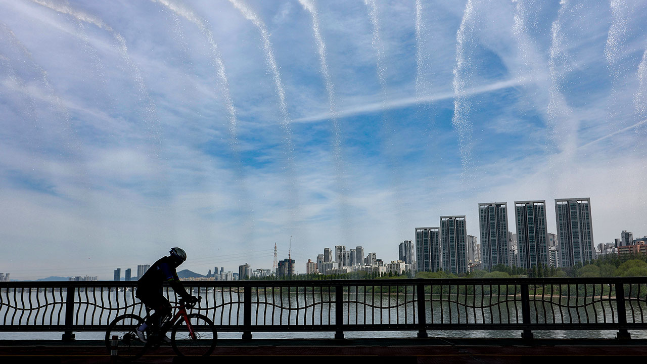 [날씨] 바람 강하지만 대체로 맑은 날씨‥서울 낮 최고 20도