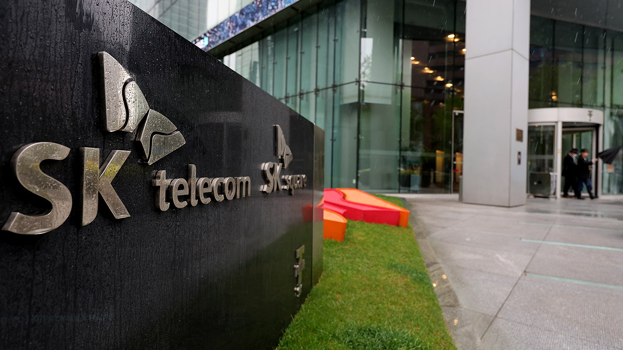 SKT "불법 유심 복제 피해 발생 시 책임지고 보상"