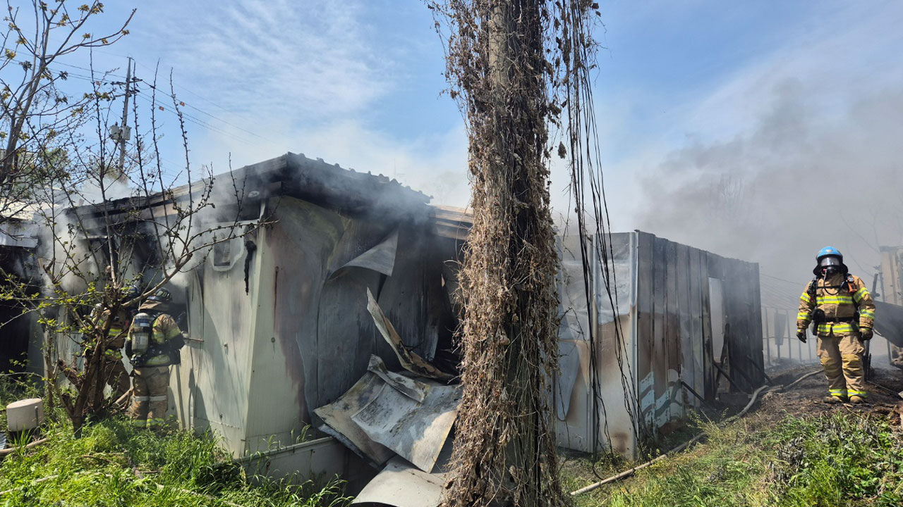 시흥 콩나물 공장서 불‥50대 직원 다쳐