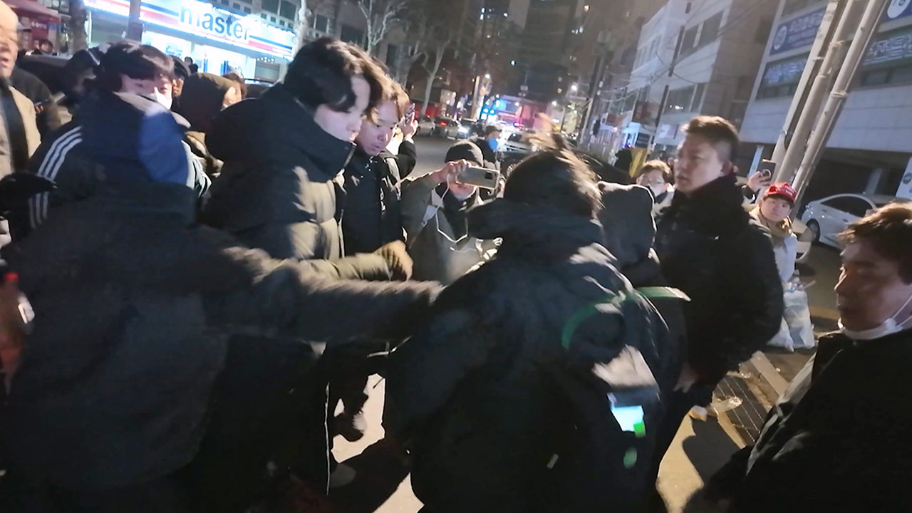 검찰, '서부지법 폭동' 취재진 폭행·난입 피고인에 징역형 구형