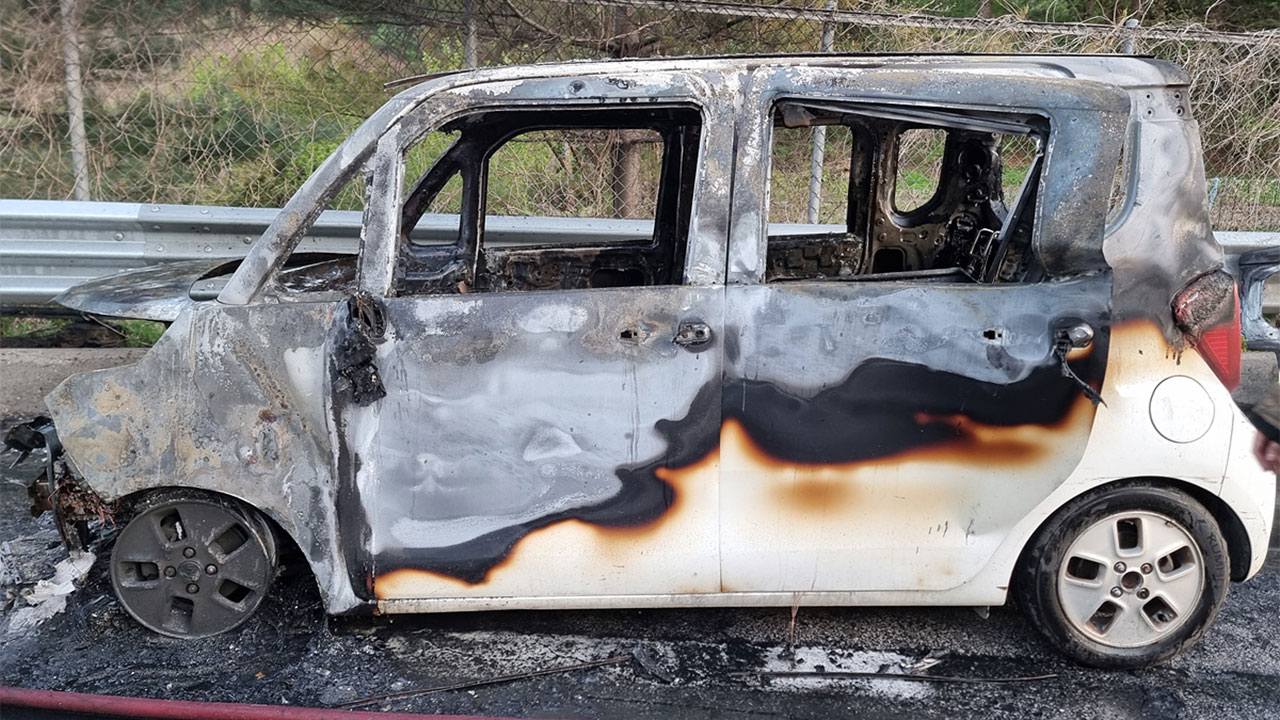 경기 가평 서울양양고속도로서 경차 화재‥차량 전소