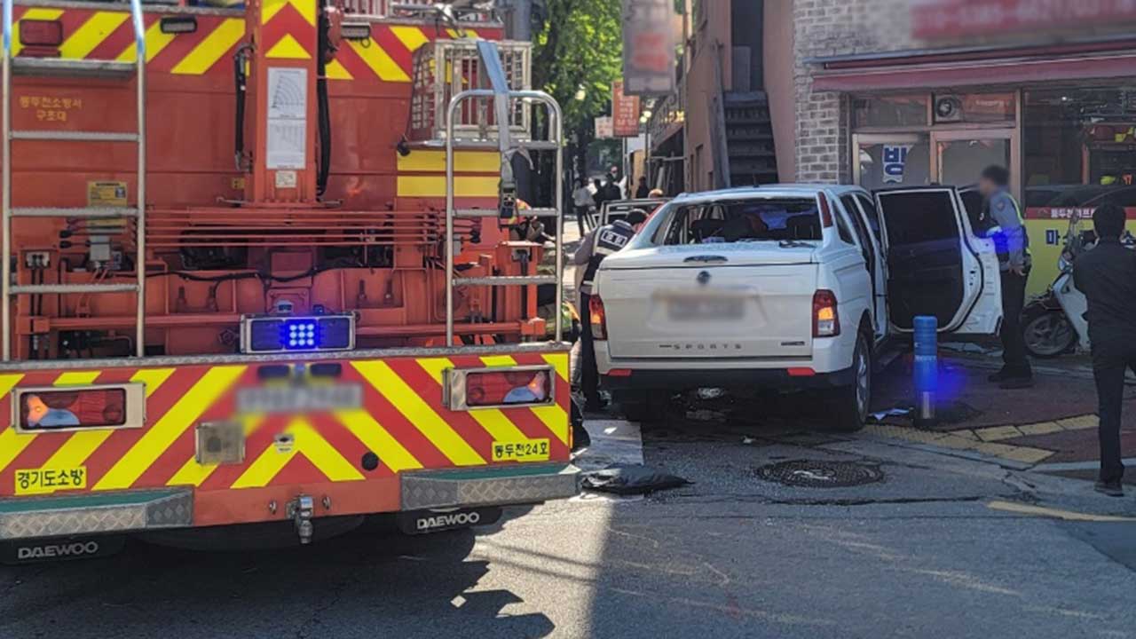 동두천시청 앞 교차로서 신호 위반 승용차와 SUV 충돌‥1명 사망