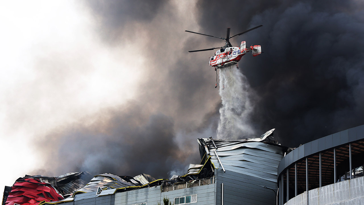소방당국, 이천 물류센터 화재 피해 최소 100억 원대 추정