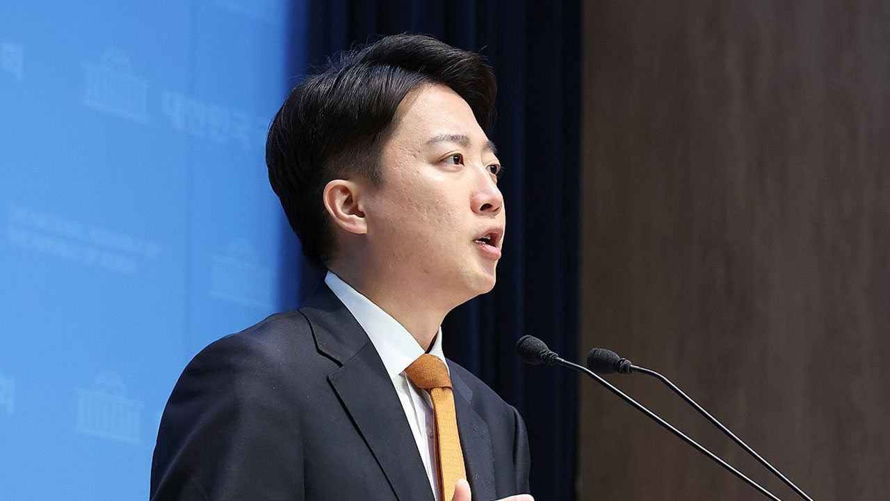 인천서 이준석 후보 바카라 토토 불에 그을려‥용의자 추적 