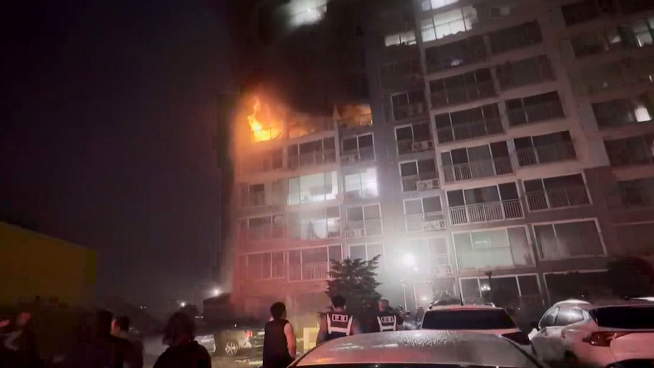 경기 포천 아파트서 불‥70대 여성 전신 화상