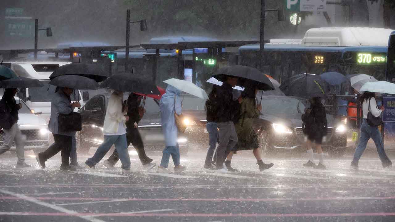 서울 기습 폭우에 도림천, 안양천 출입 통제 