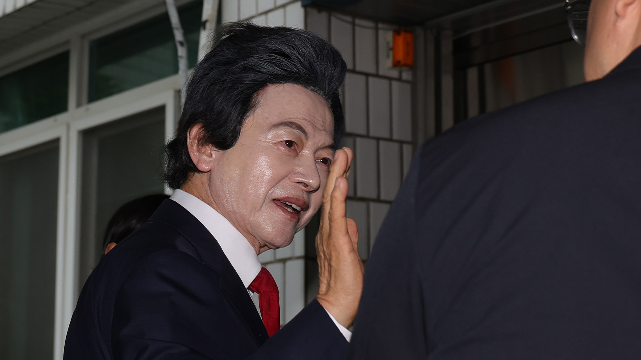 '사기·성추행 혐의 구속' 허경영, 복통 호소해 병원 이송됐다 복귀  