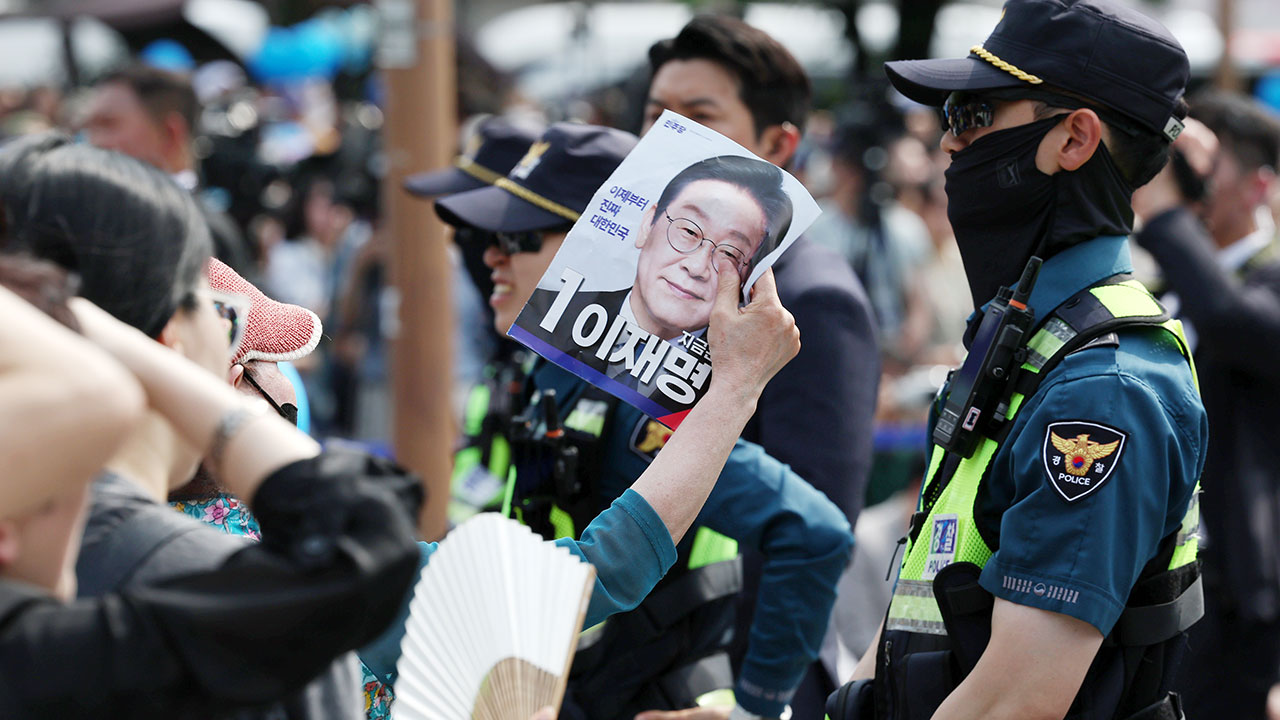 이재명 후보 인천 유세 현장서 온열 질환 추정 환자 5명 발생