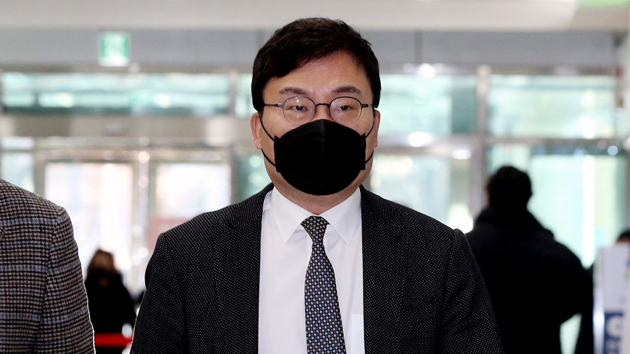 '文 뇌물공여 혐의' 이상직, 전주지법으로 재판 이송 신청