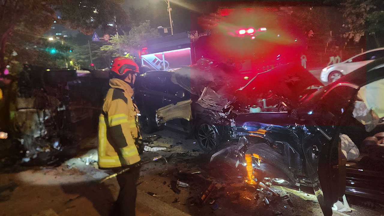 인천 송도동서 차량 6대 사고‥70대 운전자 등 2명 다쳐