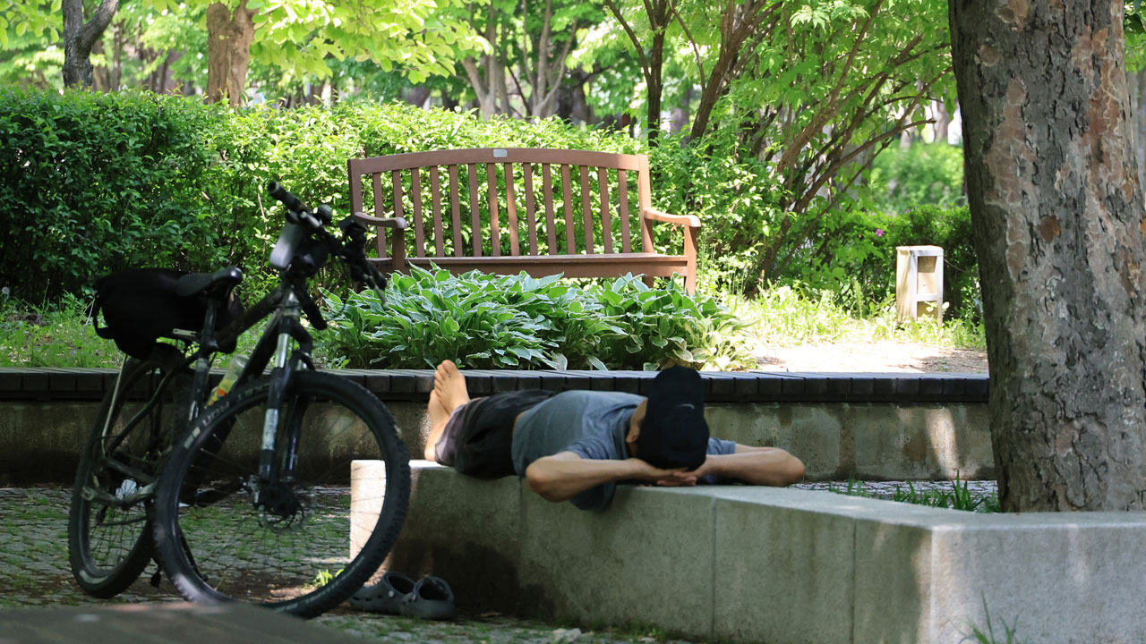 [날씨] 서울 낮 최고 27도..강원·경상 오후 소나기