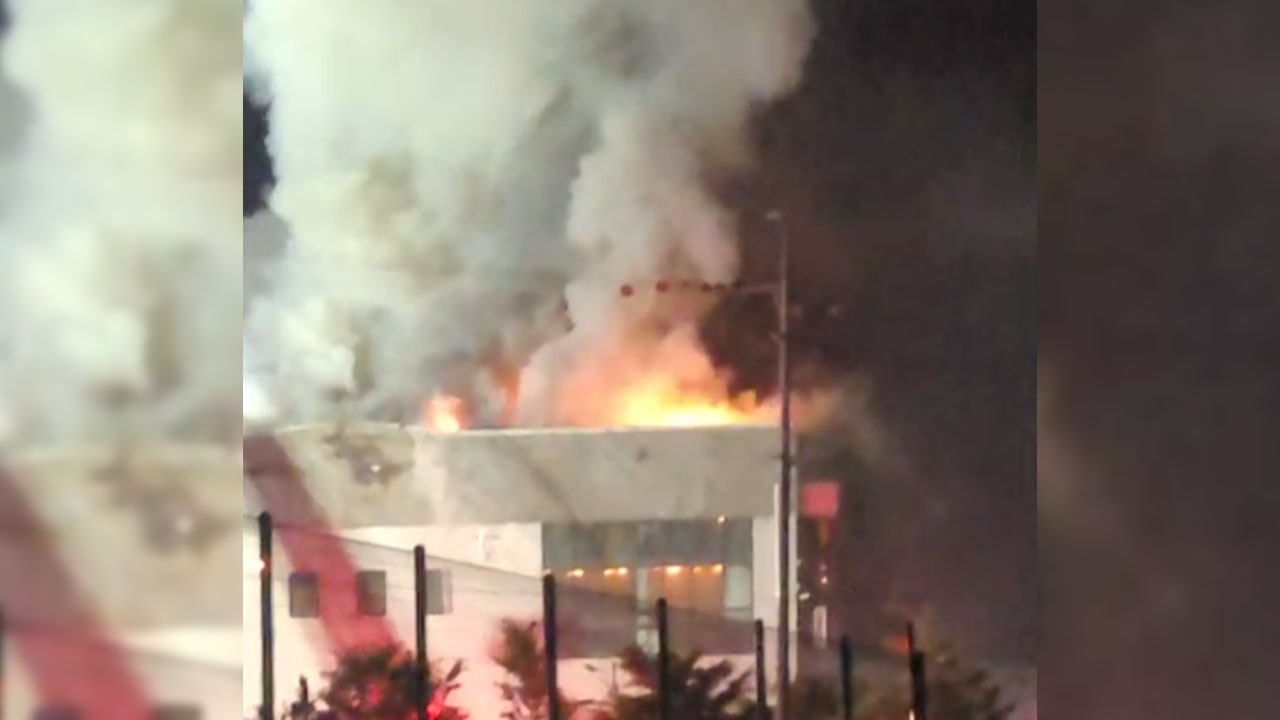 충남 천안시 전자부품 조립공장서 불‥인명피해 없어