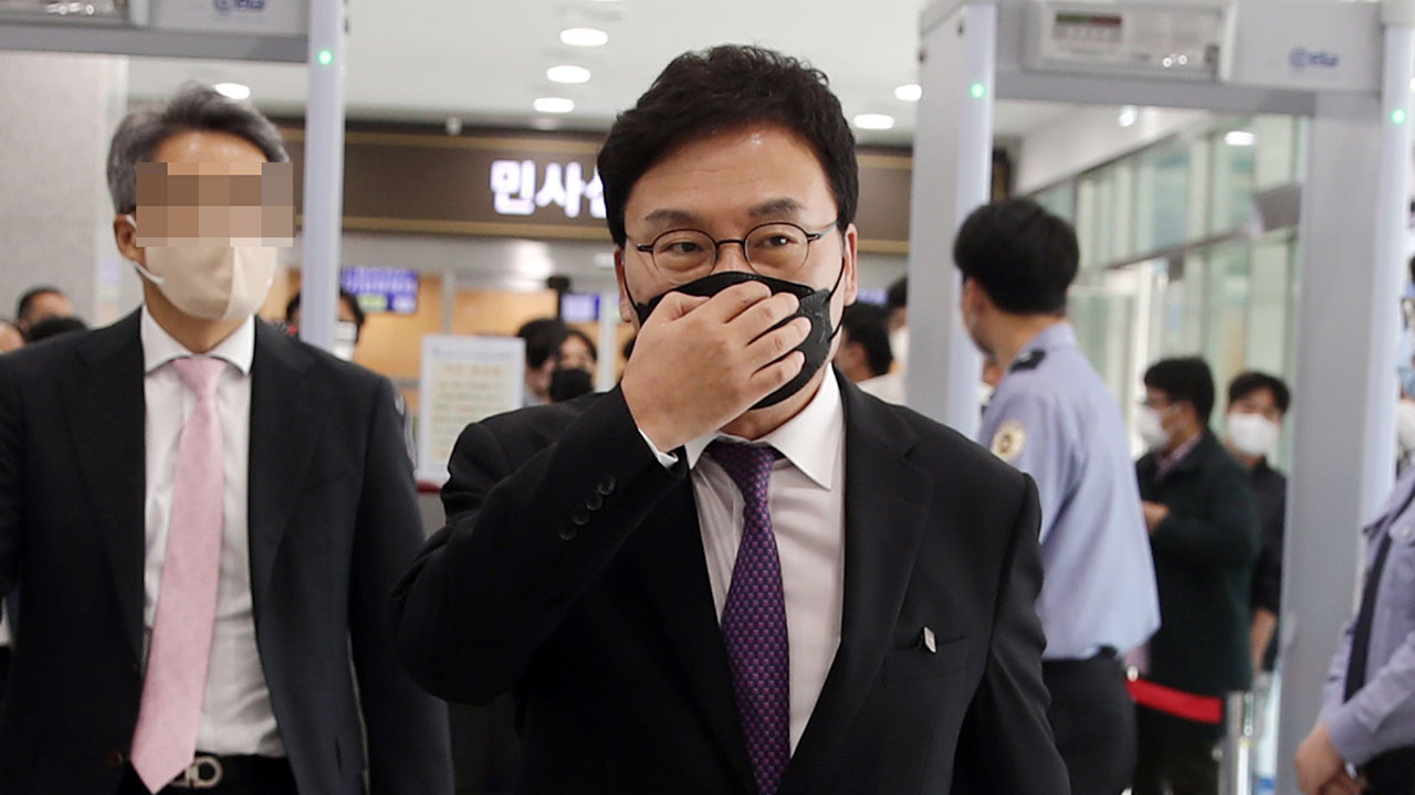 '文에 뇌물공여 혐의' 이상직, 국민참여재판 신청