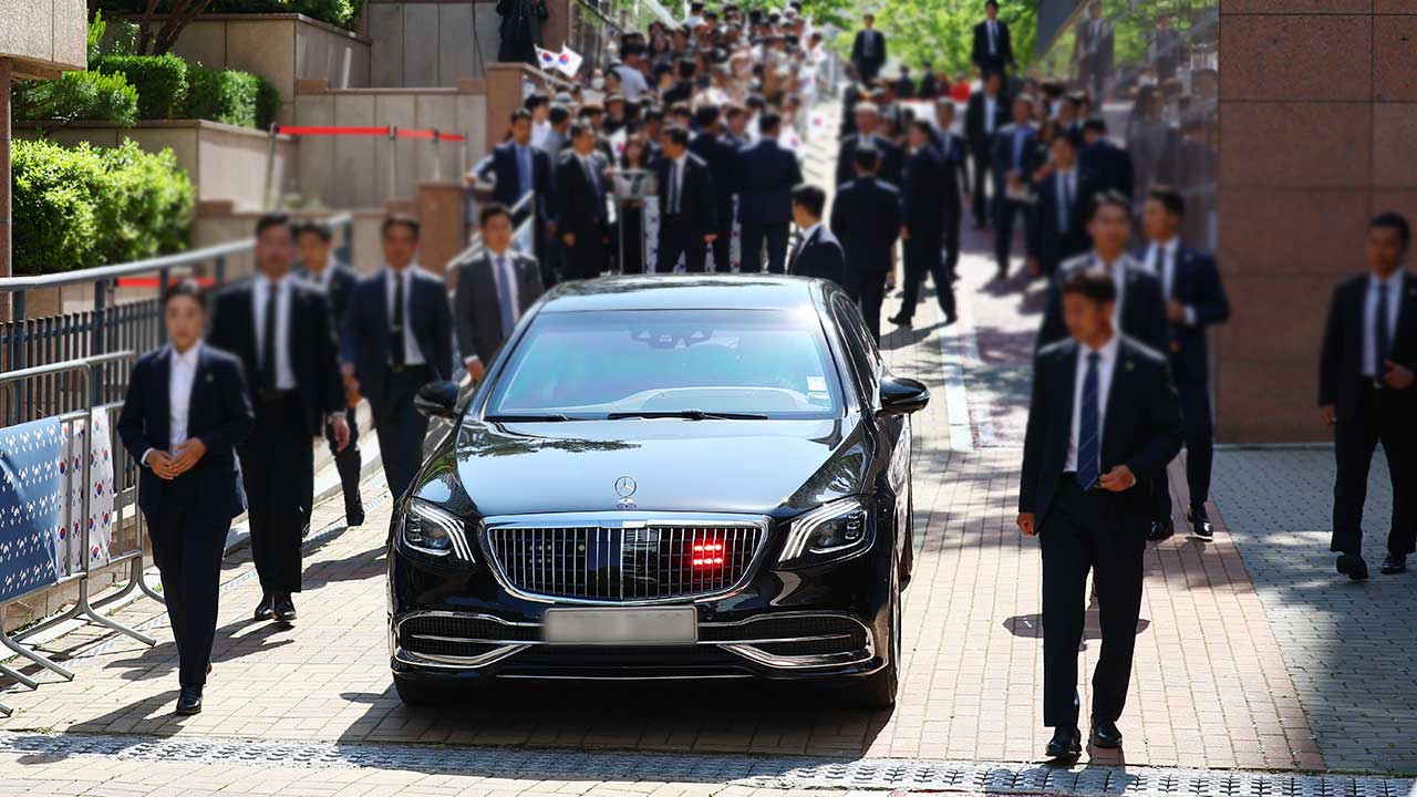 경찰, 이 대통령 전담경호대 철수‥22경찰경호대는 업무 복귀