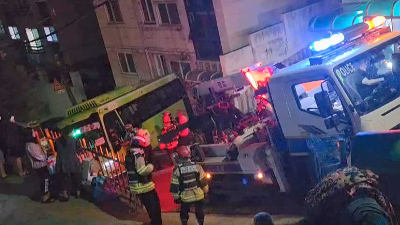 서울 서대문구 똑같은 골목서 차량들 세 차례 미끄러져 사고‥지자체 조사 중