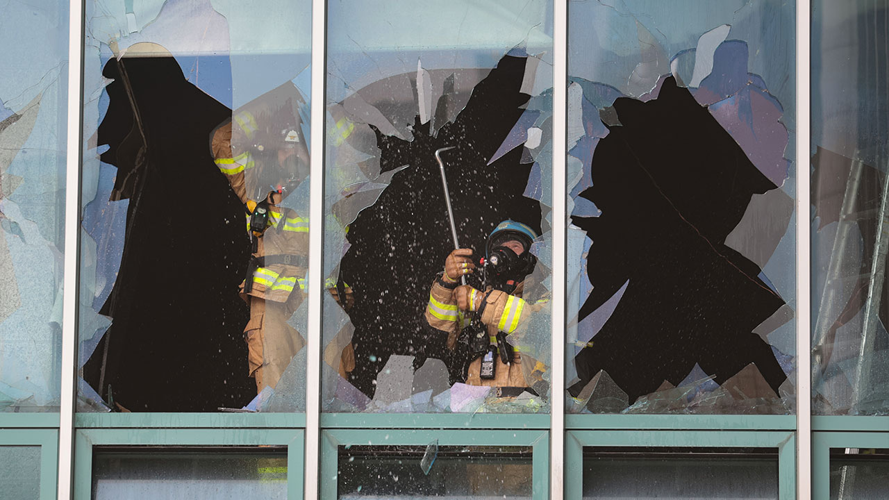 서울 종로구 조계사 국제회의장서 불‥1시간 반 만에 완진