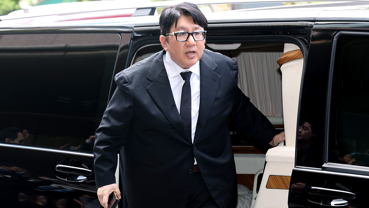 'SM 시세조종 혐의' 김범수 재판에 방시혁 증인 불출석 방침