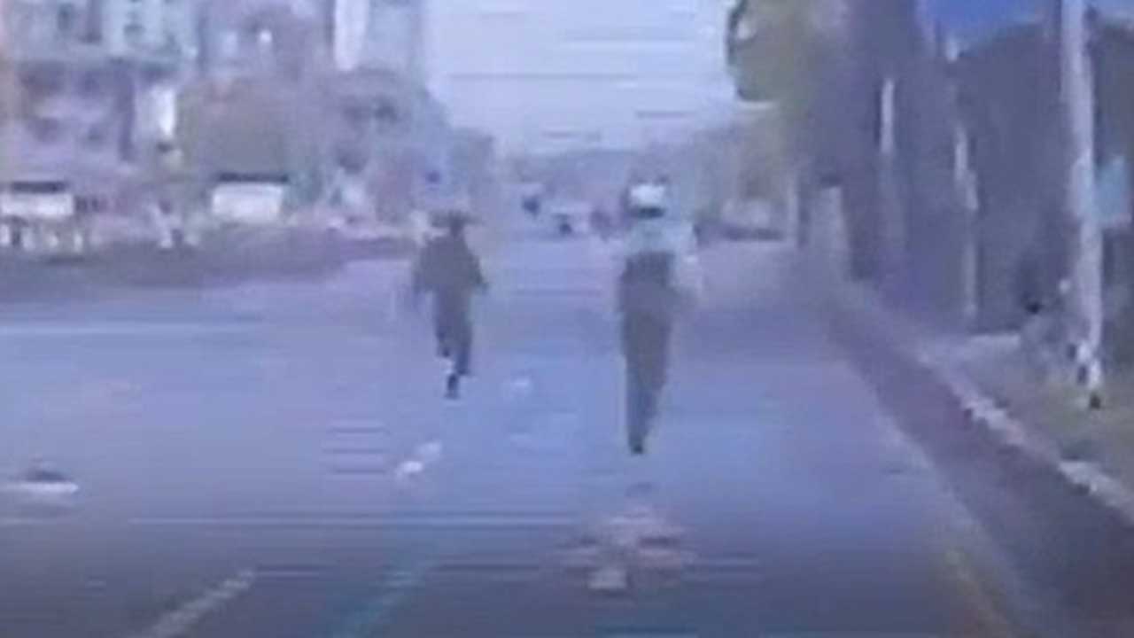 무면허운전 불법체류자‥프로복서 경찰관에 덜미