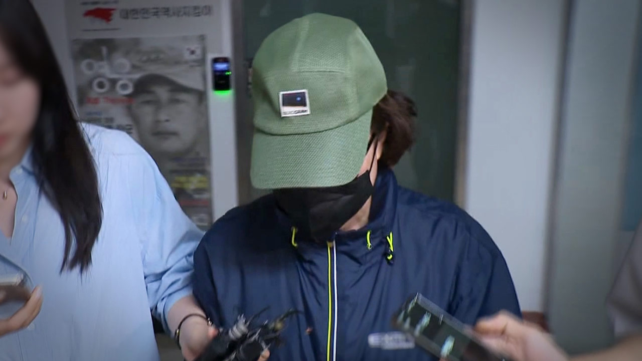 '댓글 조작 의혹' 리박스쿨 손효숙 대표, 경찰 포렌식 참관