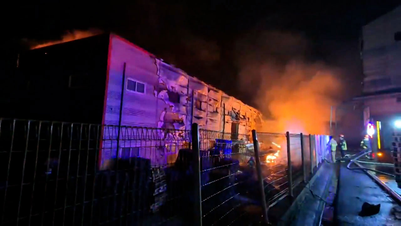 화성 폐배터리 재생공장에서 불‥14시간 만에 꺼져