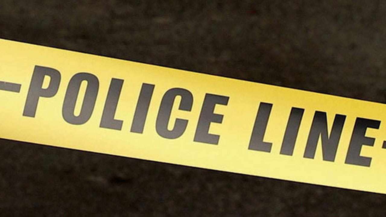 편의점서 물건 훔치고 경찰관에게도 흉기 휘두른 60대 여성 구속