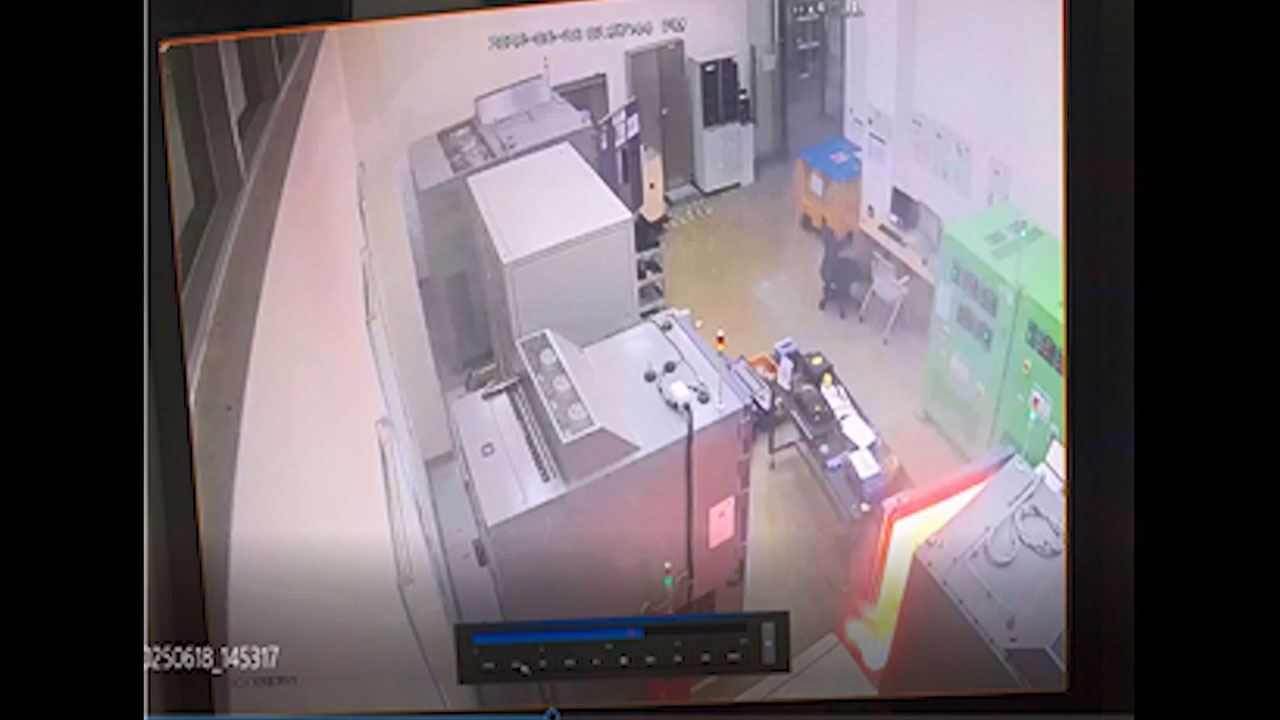 경기 안양 배터리공장서 화재‥78명 대피