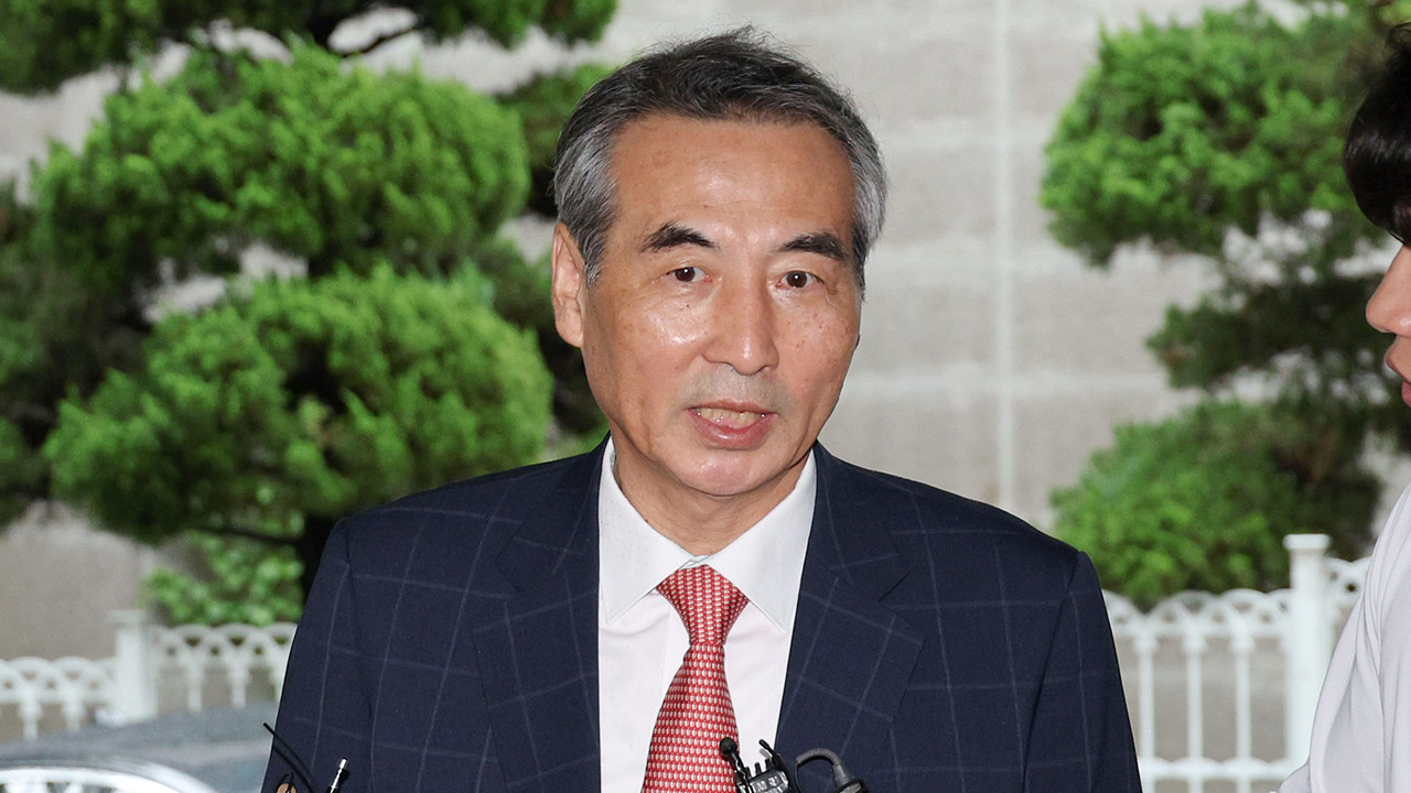 민중기 특검팀 수사진 가동 "파견 요청 검사들 출근해 근무"