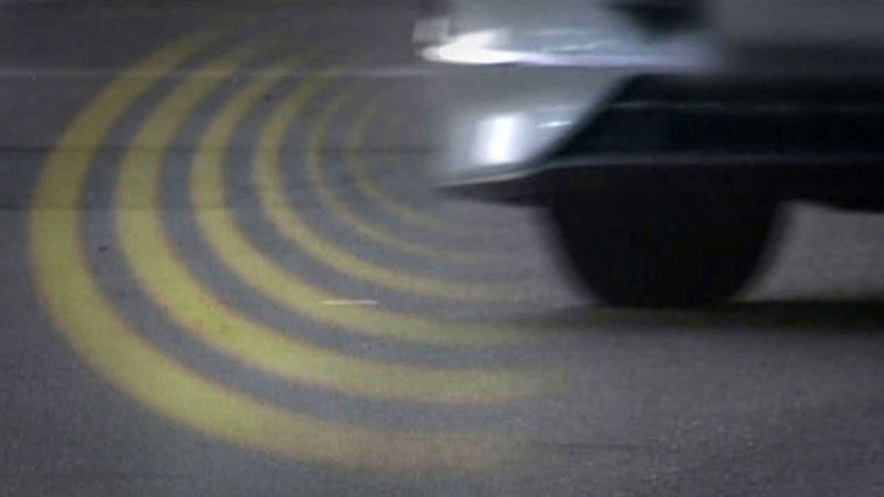 충남 서산서 음주 차량이 쓰러져있는 오토바이 운전자 들이받고 도주