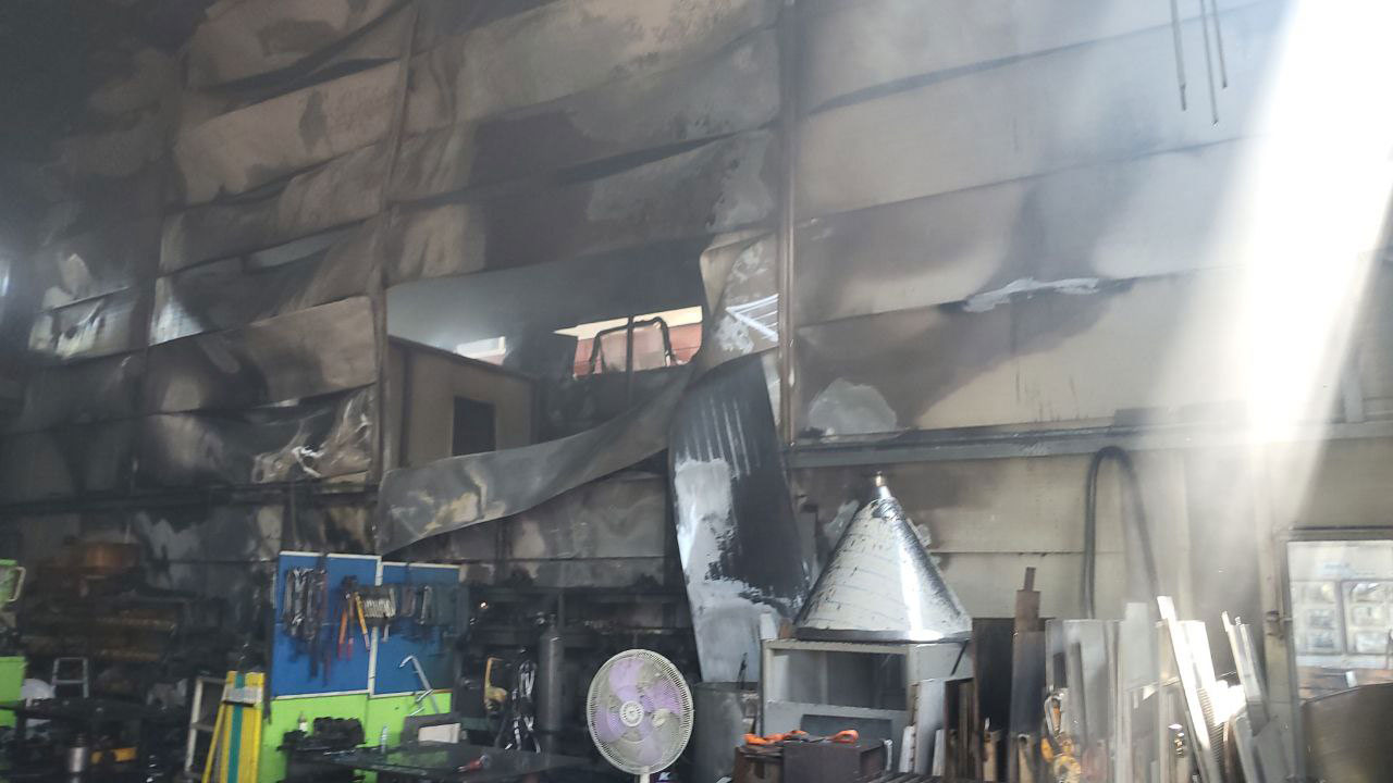 경기 안산 산업용 장비 공장에서 불‥30분 만에 꺼져