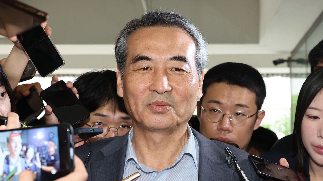 민중기 특검팀, 김건희 여사 소환 질문에 "차차 준비해서 진행"