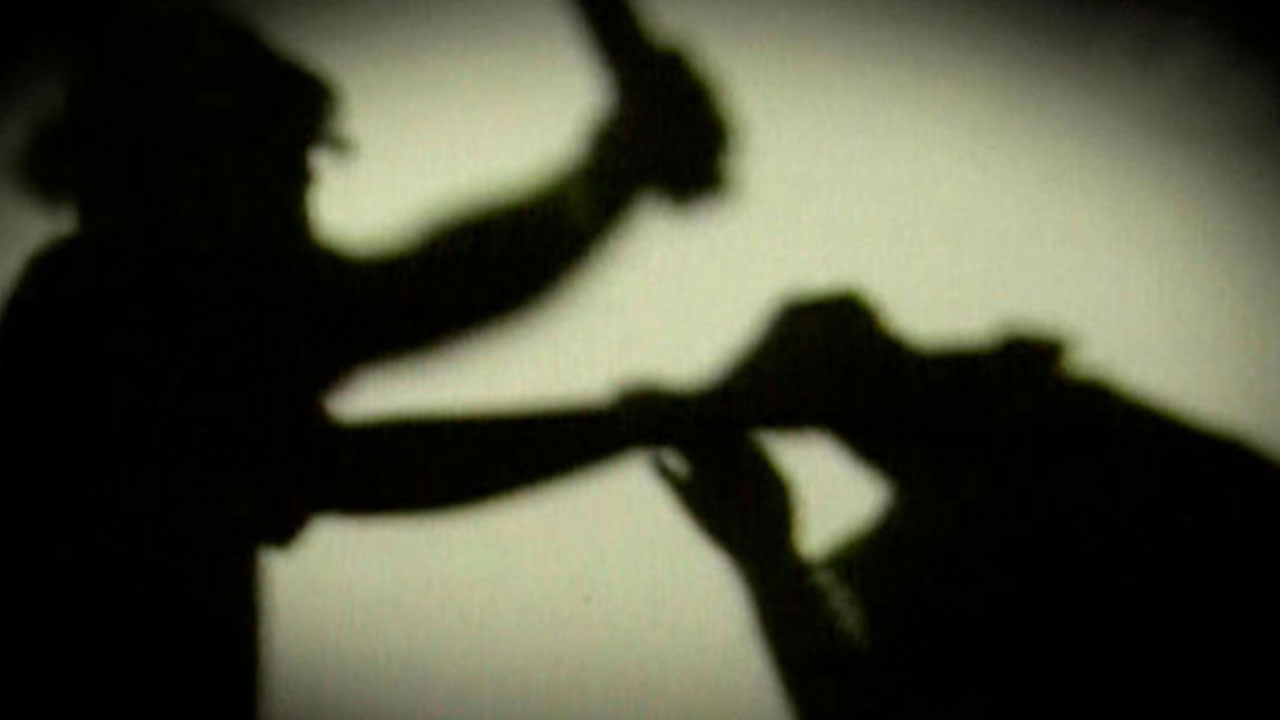 창원 미용실서 어머니에게 흉기 휘두른 20대 체포