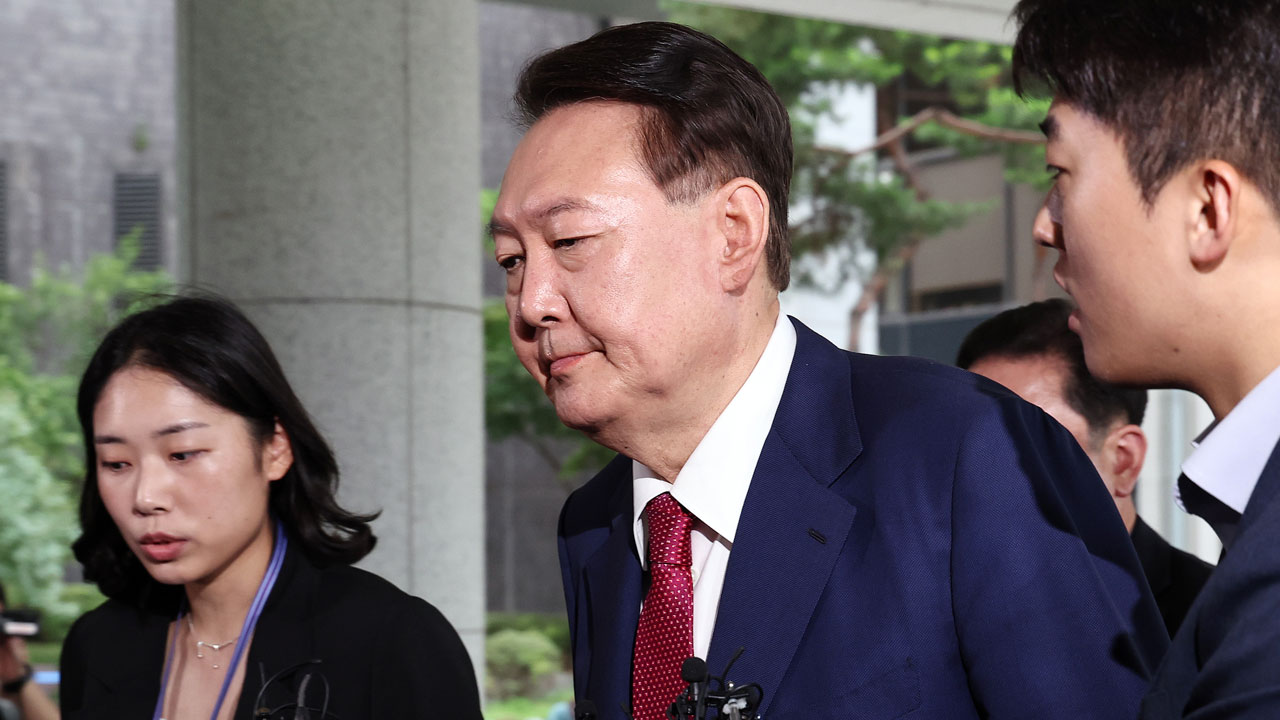 [속보] 윤 전 대통령 2차 조사, 14시간 반 만에 종료
