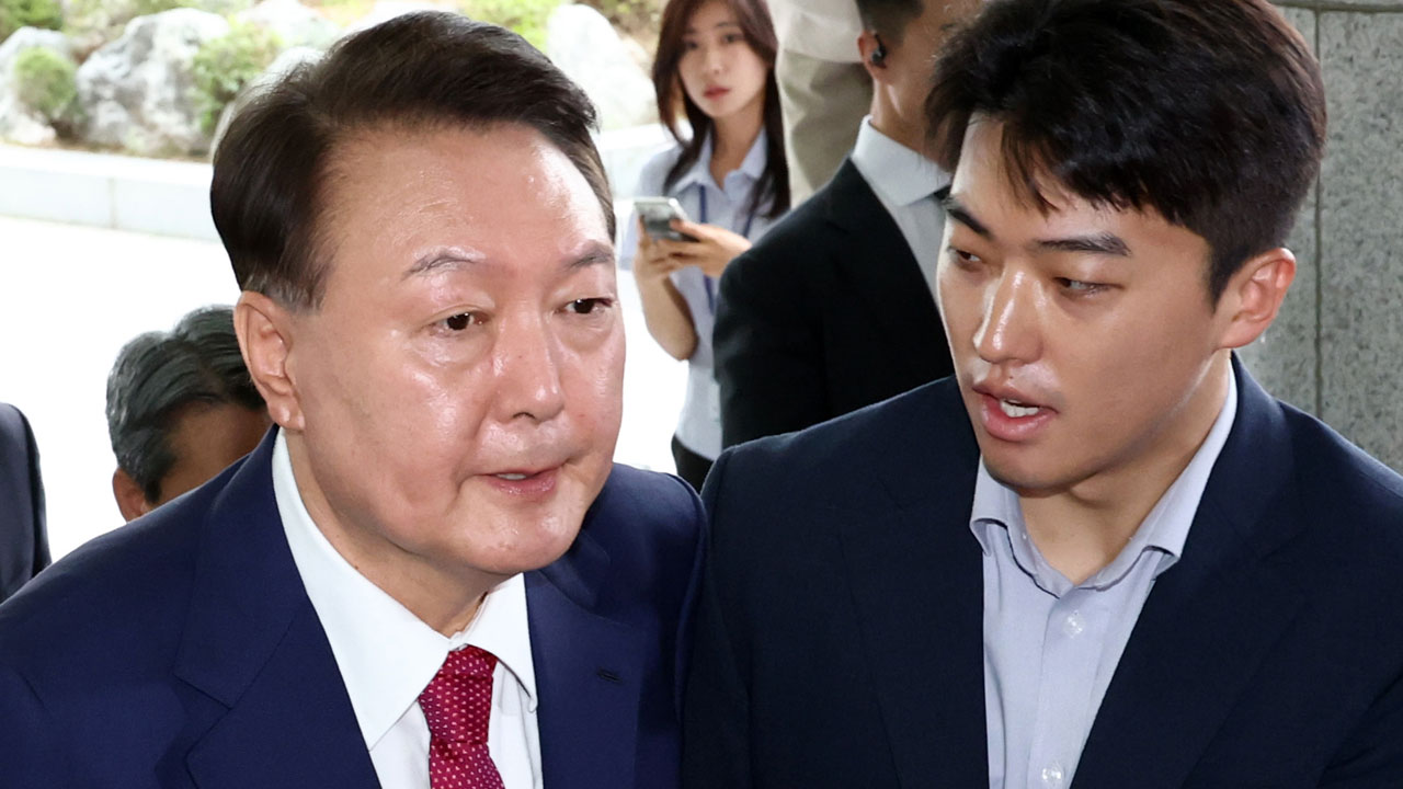 [속보] 내란특검 “윤 전 대통령, 조사 후 5시간 동안 조서 열람” 