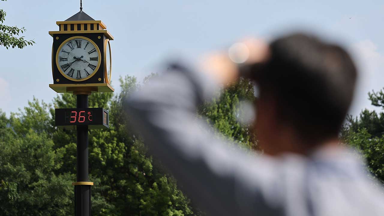 기록적 폭염에 온열질환자 하루 200명 넘어‥누적 1천200명 돌파