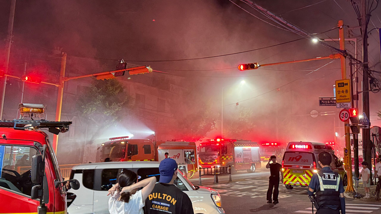 부산 그물 공장서 불‥인명 피해 없어