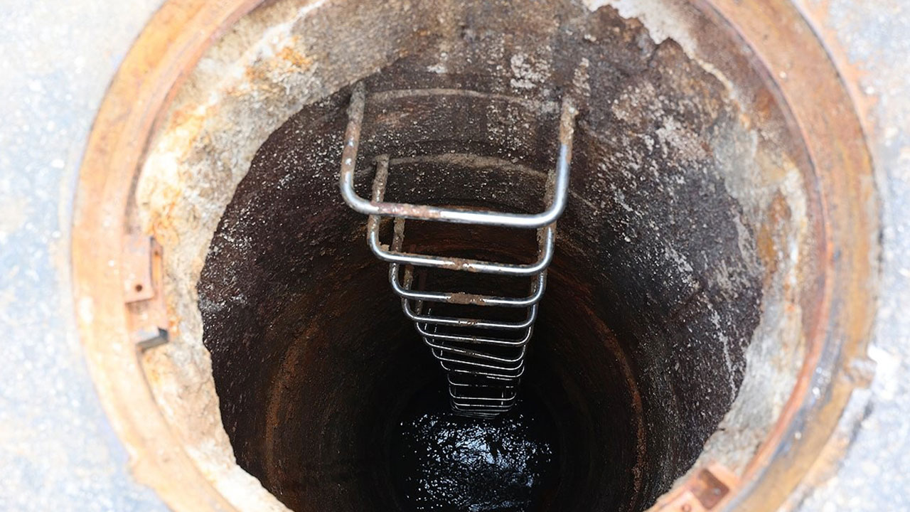 '인천 맨홀 사고' 치료받던 업체 대표 숨져‥모두 2명 사망