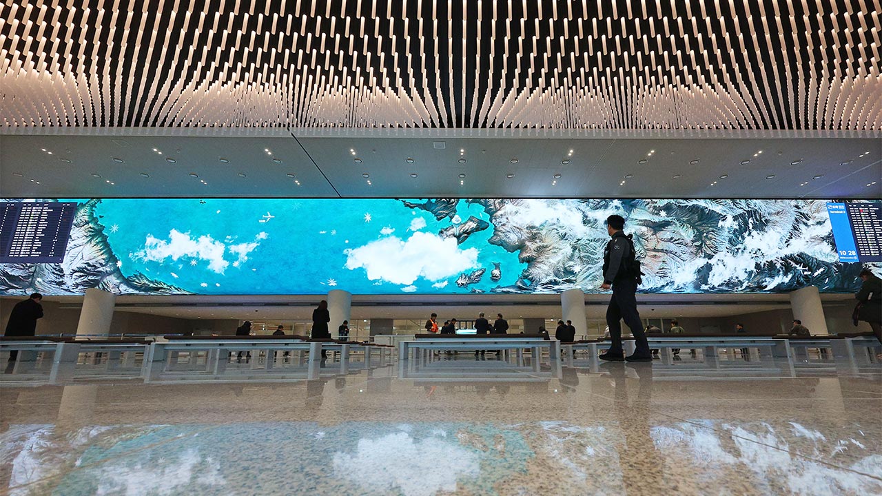 인천공항 입국장에서 모형 총기 소지 혐의 50대 남성 검거