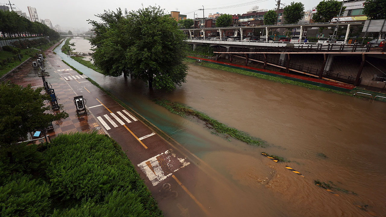 서울 서대문구 홍제천·불광천 출입 통제
