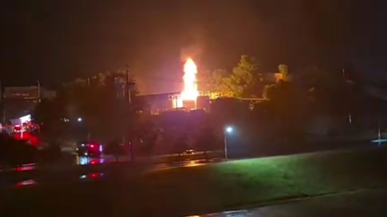 충북 진천 화학 공장서 불‥다친 사람 없어