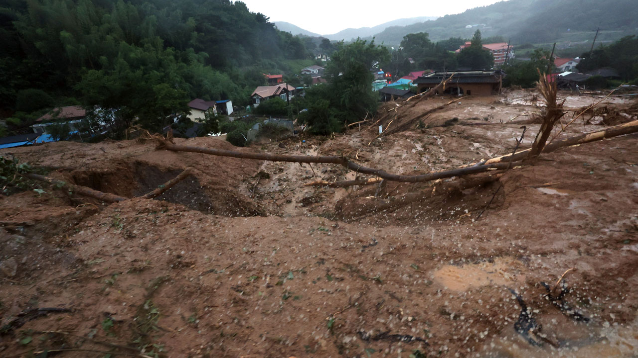 중대본 "전국 폭우 사망 10명·실종 7명‥경남 산청서 6명 숨져"