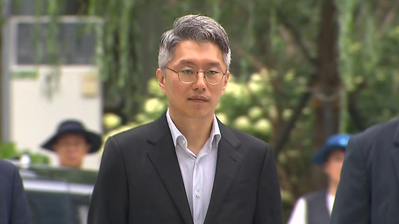 [속보] '집사 게이트' 관련 류긍선 카카오모빌리티 대표 김건희 특검 출석