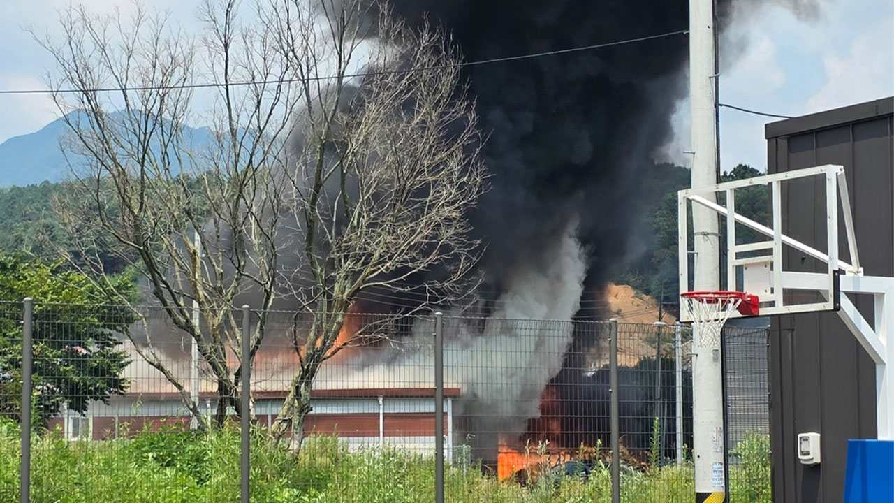 경기 남양주 조명 창고 화재‥1시간 반 만에 초진