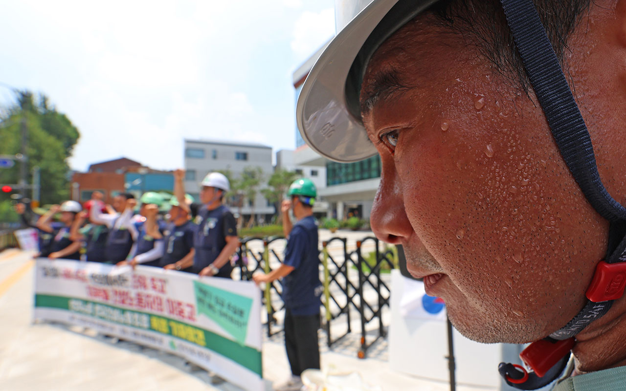 건설 노동자 10명 중 3명 "폭염특보에도 제대로 쉬지 못해요"